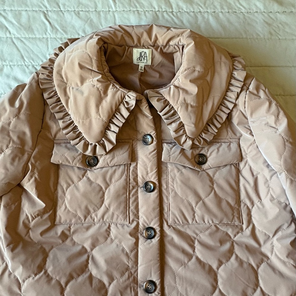 L🐞🐞K💥MoviNG sALe‼️ dRA Ruffle Collar Quilted Coat/Jacket. Sz M